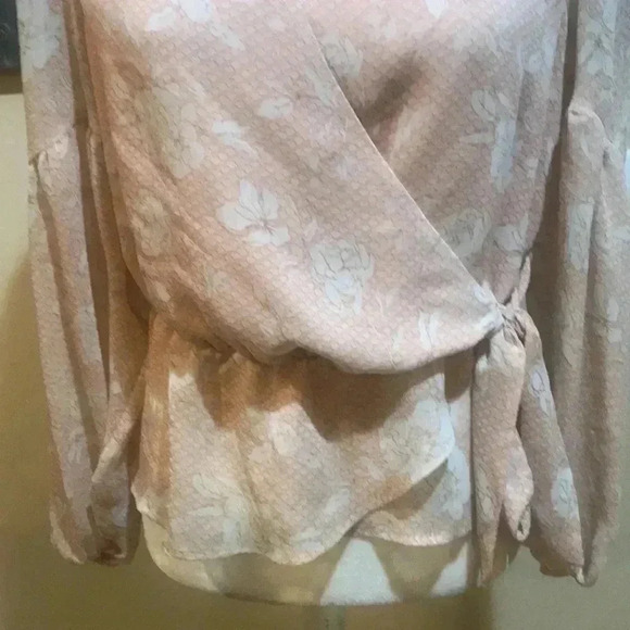 EXPRESS Floral Print Orange and Cream Wrap Blouse V-Neck-Size M - Picture 6 of 9